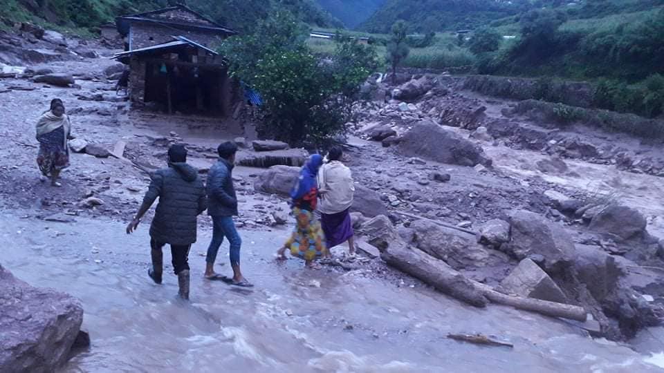 बागलुङ बाढी अपडेटः १० जनाको शव फेला, ४१ जना बेपत्ता