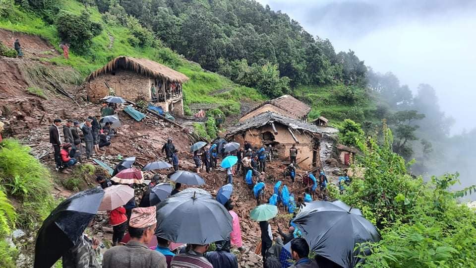 बाजुरामा बाढी पहिरोबाट १३ परिवार विस्थापित, दर्जनौं घर जोखिममा