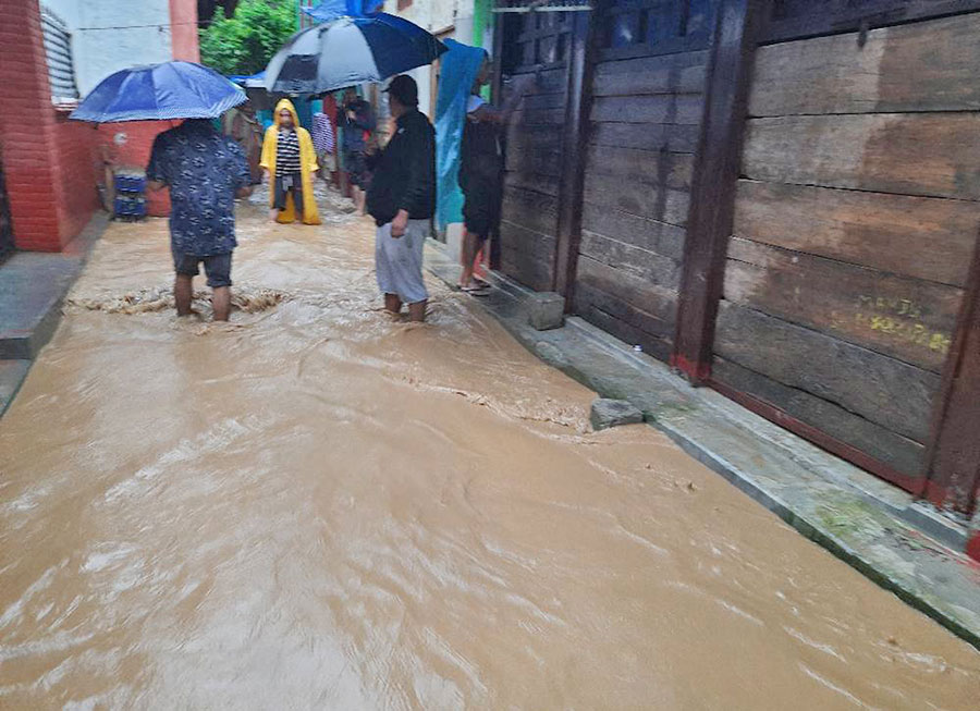 खोला बस्तीमा पस्दा  ३० घर डुबानमा