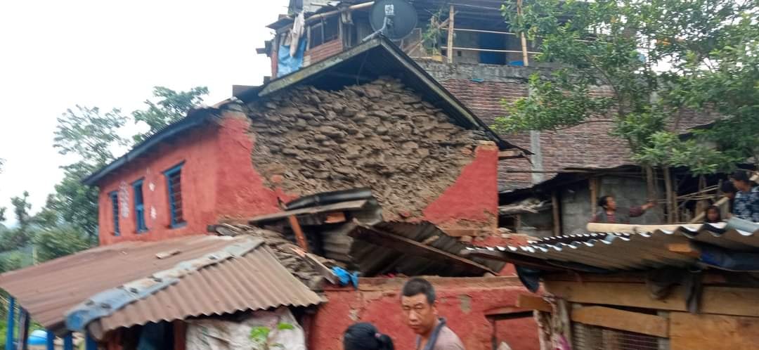 लमजुङ केन्द्र भएर ५.८ म्याग्निच्युडको भूकम्प, घर भत्कँदा एकजना घाइते