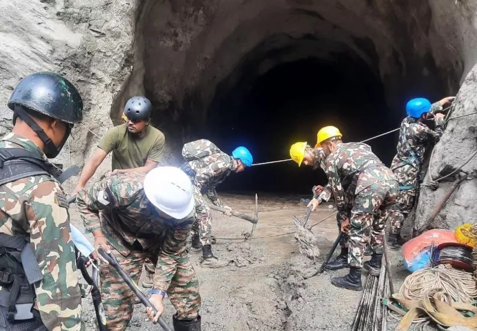 लाङटाङ खोला जलविद्युत् आयोजनाको सुरुङबाट निकालियो २ जनाको शव