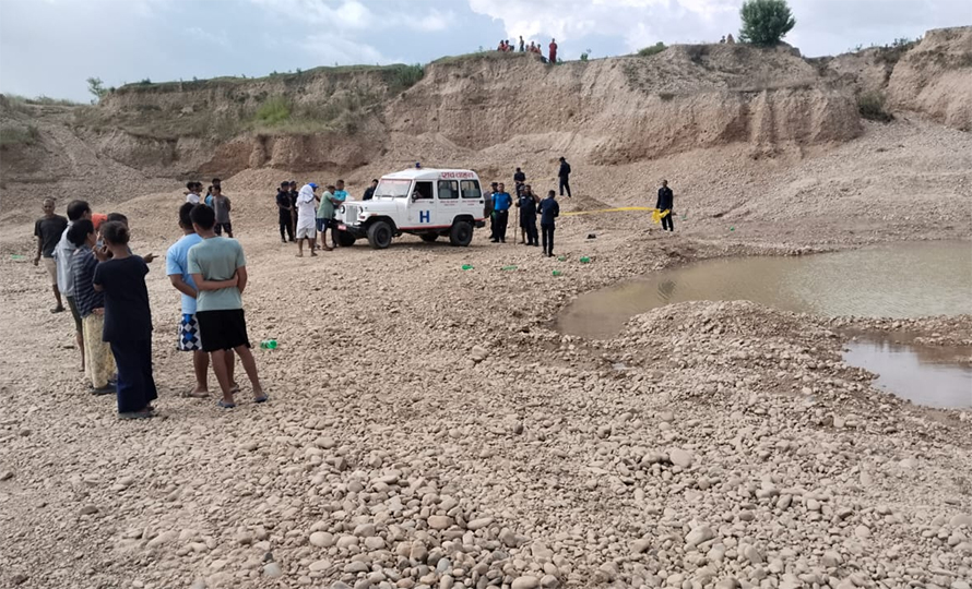 बालुवा झिकेको खाल्डोमा डुबेर बालकको मृत्यु