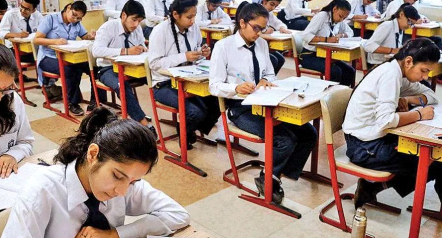 नयाँ दिल्लीका सबै विद्यालय अनिश्चितकालका लागि बन्द,नेपालमा के होला ?