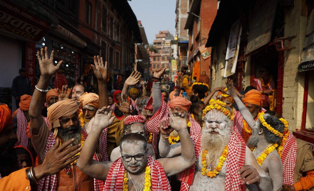 शिवरात्रीका लागि पशुपति आइपुगे नागाबाबाहरू (फोटो फिचर)