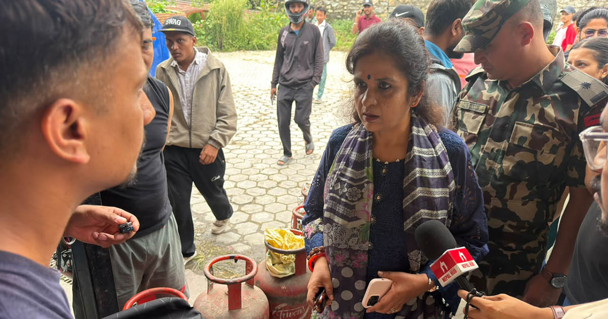 ग्यास आपूर्ति व्यवस्थित गर्न अनलाइन ट्र्याकिङ प्रणाली निर्माण गर्दैछौँ: उद्योगमन्त्री गौरीकुमारी
