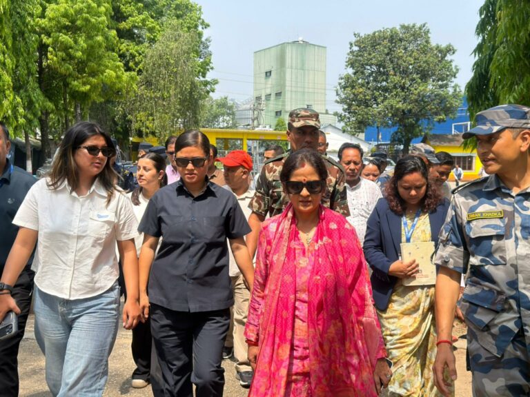 हेटौँडा सिमेन्ट उद्योगमा मन्त्रीको निरीक्षण: ११ महिनादेखि कर्मचारीले पाएनन् तलब