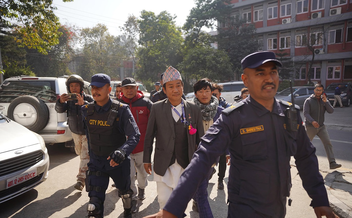 गाग्री प्रहरी नियन्त्रणमा,  हर्क साम्पाङ रित्तै सिंहदरबार प्रवेश