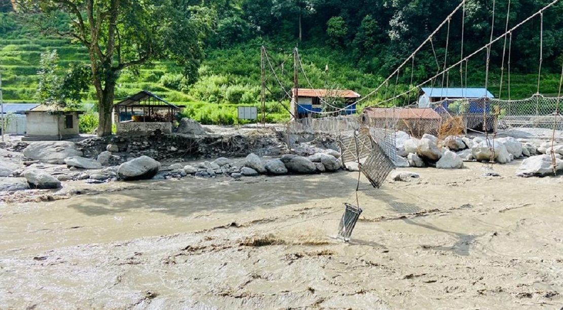 सुख्खा पहिरोले इन्द्रावती नदी थुनियो, सतर्कता अपनाउन प्रशासनको आग्रह