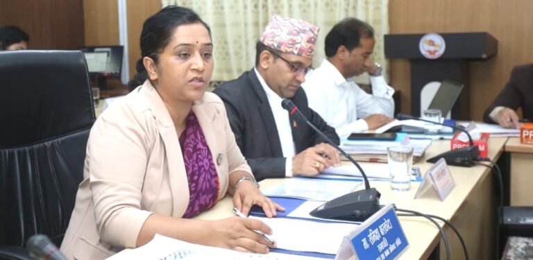 सञ्चारगृहमा गाडी तेर्स्याएर त्रास फैलाइएको घटनाप्रति संसदीय समितिको आपत्ति