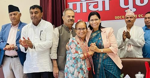 एकीकृत समाजवादीकी केन्द्रीय सदस्य काफ्ले एमालेमा प्रवेश