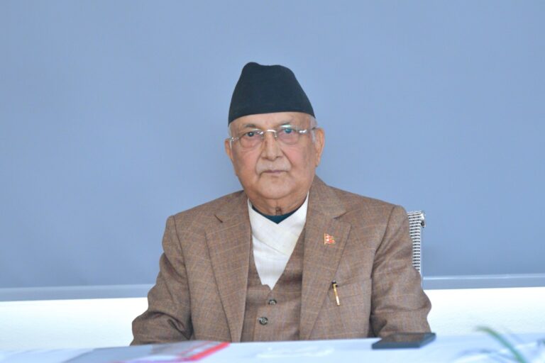 यो सरकार चुनाव गराउन वातावरण बनाउनेतिर होइन, कसरी नेता फसाउने भन्नेमा लागेको छ : ओली