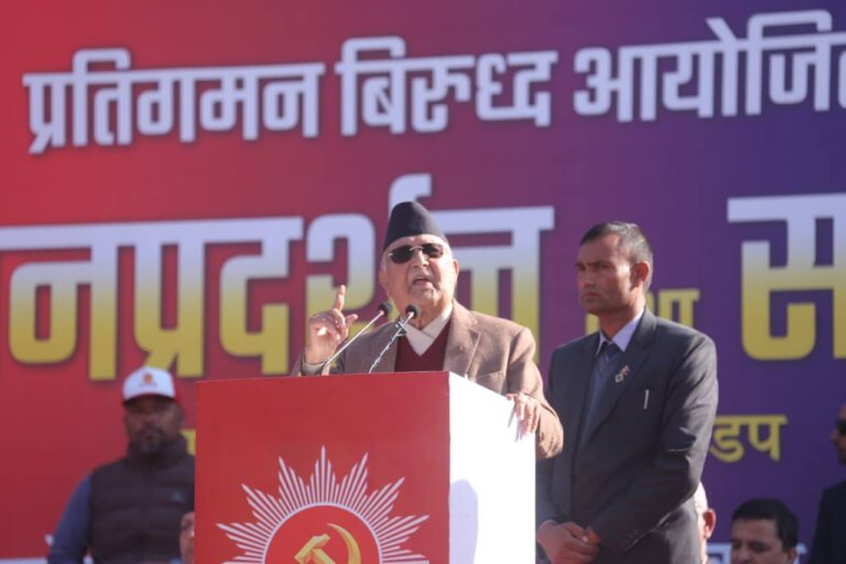 एमालेलाई नजिस्काउन ओलीको चेतावनी