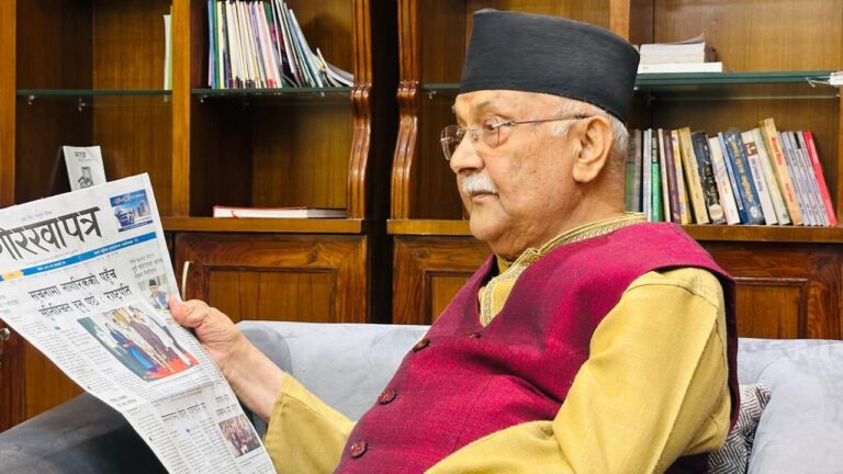 ओलीसँग एमाले युवाहरूको जमघट बढी, पाका नेताहरुसँग भेटघाट पातलो