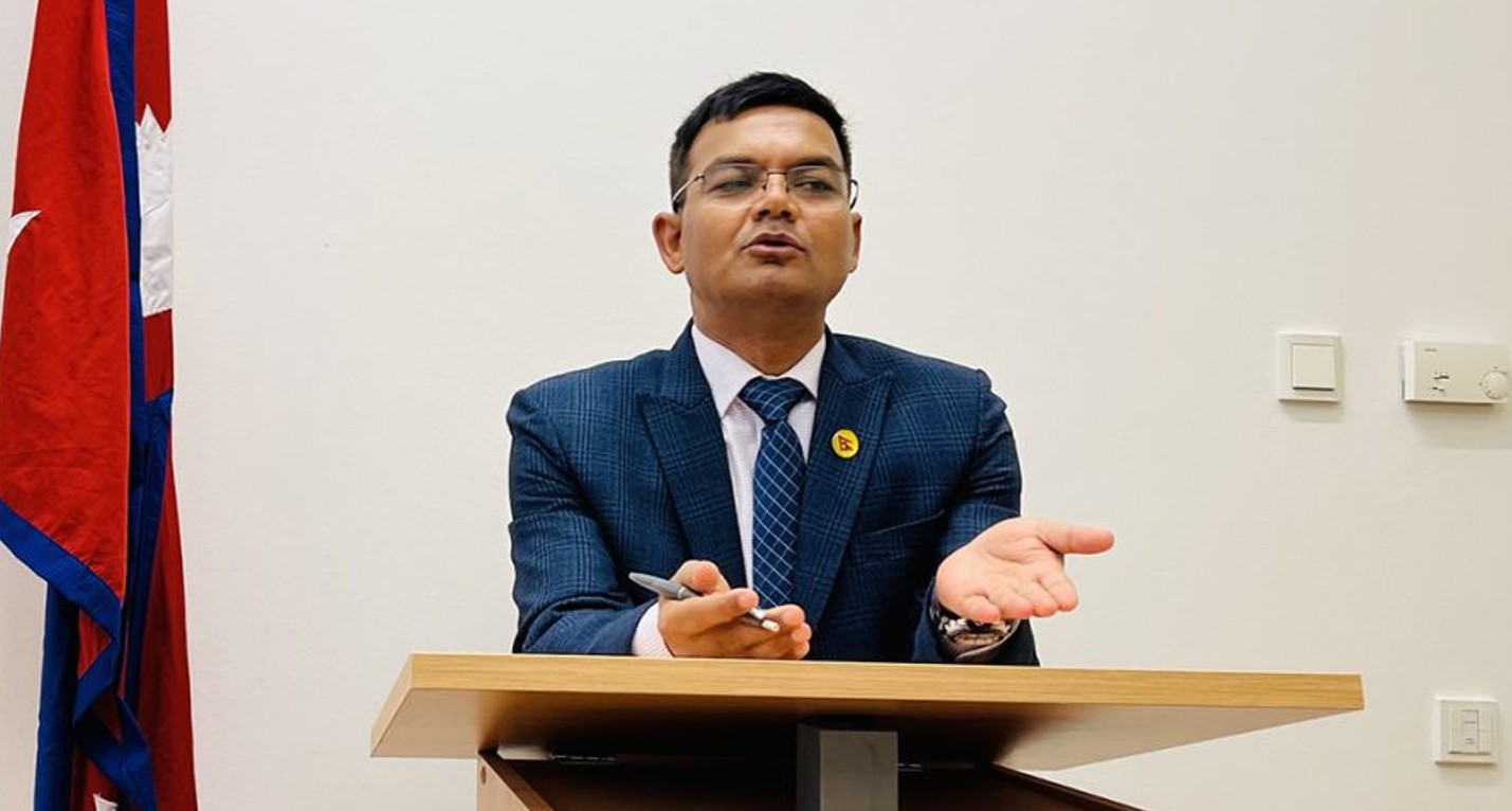 सचिव कृष्णहरि पुष्करलाई प्रहरीले केरकार गरेर छाड्यो