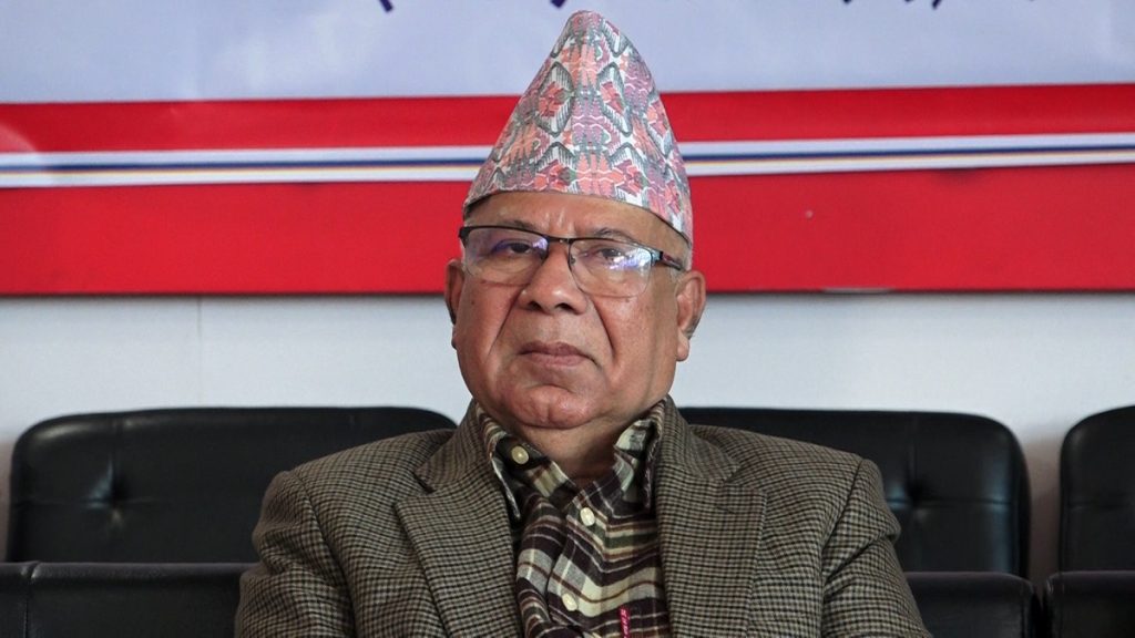 कम्युनिष्ट पार्टीहरुलाई एकै ठाउँमा ल्याउन हरेस खान हदैंन : माधव नेपाल