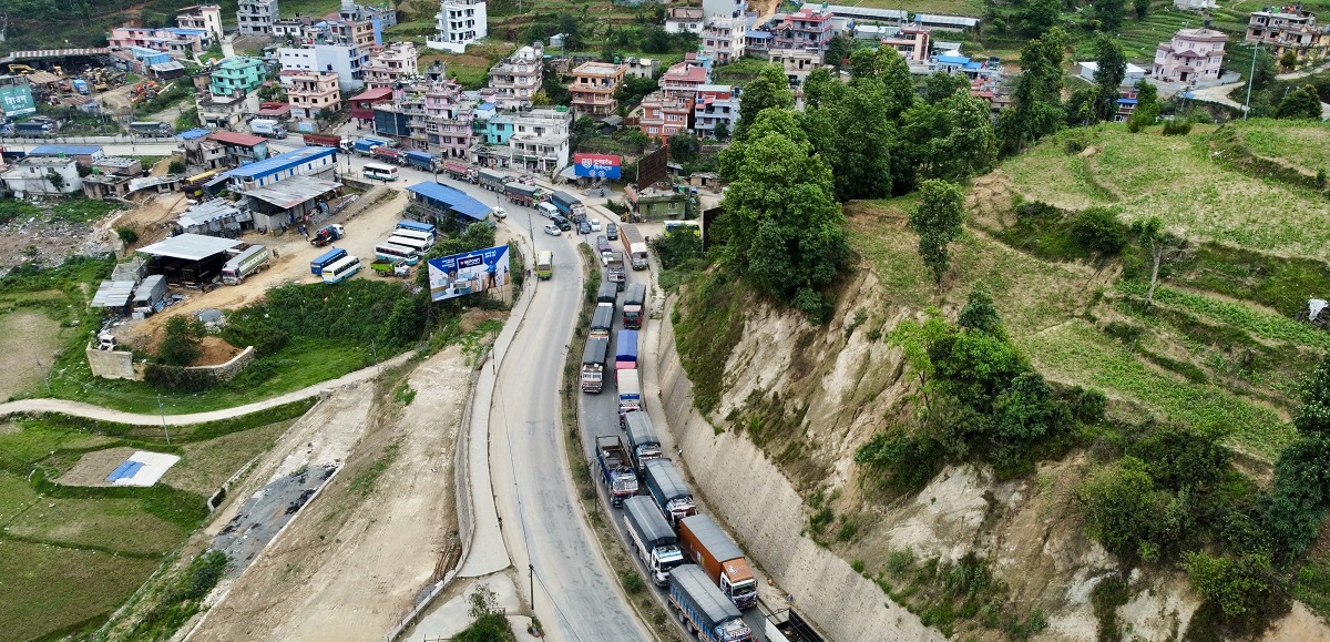 दसैँ मनाएर उपत्यका फर्किने बढ्दै