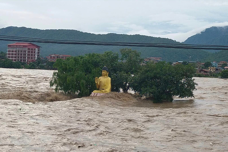 नारायणी नदीले सतर्कता तह पार गर्‍यो