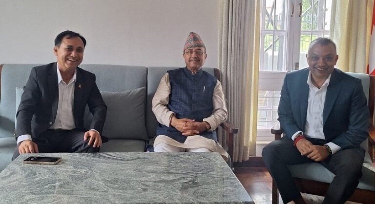 गुटबन्दी अन्त्यका लागि गोल्फुटारमा त्रिपक्षीय संवाद: पूर्णबहादुरले दिए एकताको आश्वासन