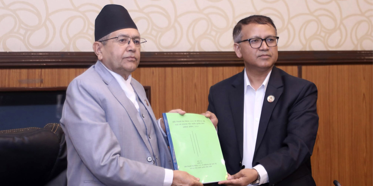 ‘कुलिङ अफ पिरियड’सम्बन्धी छानबिन समितिले सभामुखलाई बुझायो प्रतिवेदन