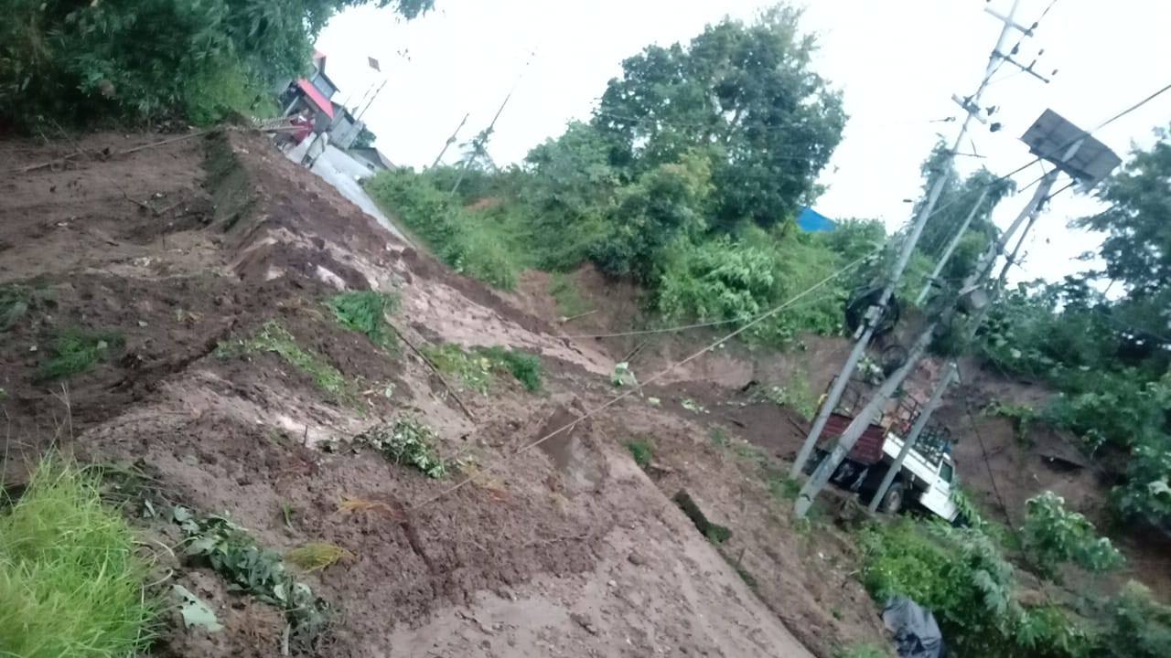 बागलुङमा पहिरोमा पुरिएर चार जनाको मृत्यु
