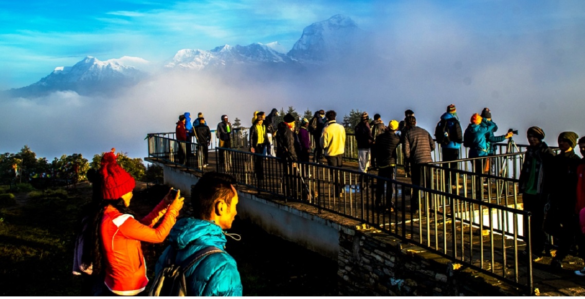 दसैँपछि घोडेपानी र पुनहिलमा पर्यटक बढे