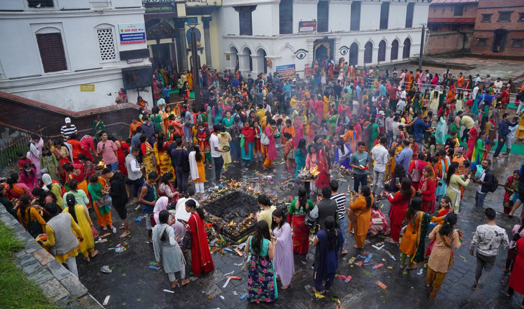 आज साउनको पहिलो सोमबार, देशभरका शिवालयमा भक्तजनको भीड