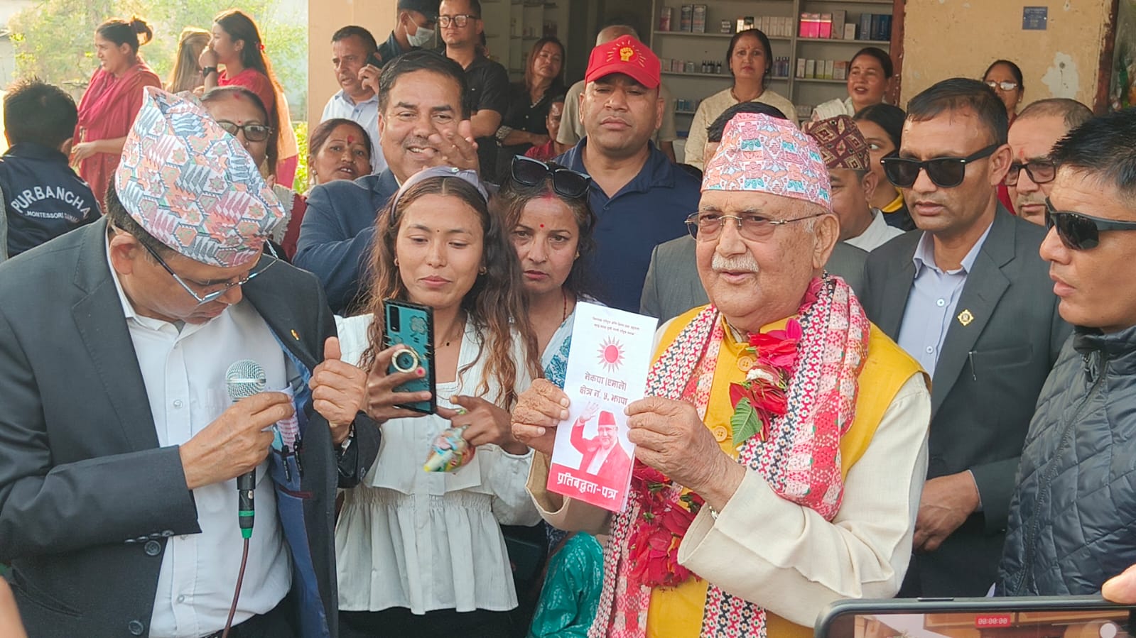 अध्यक्ष ओलीको ४२ बुँदे प्रतिवद्धता :  स्टन्टबाजी र पपुलिस्टहरूले फाइदा लिन थालेको ठहर