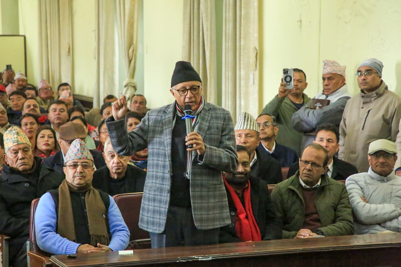 कांग्रेस संस्थापन पक्षका नेता स-शरीर आयोगमा उपस्थित, देउवाको कमिटी आधिकारिक भएको दाबी