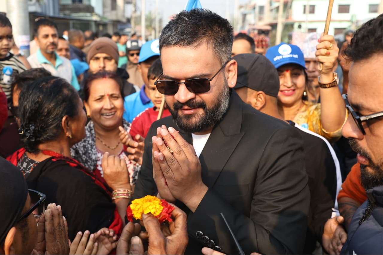 झापा-५ मा बालेनको घरदैलो कार्यक्रममा व्यस्त बालेन