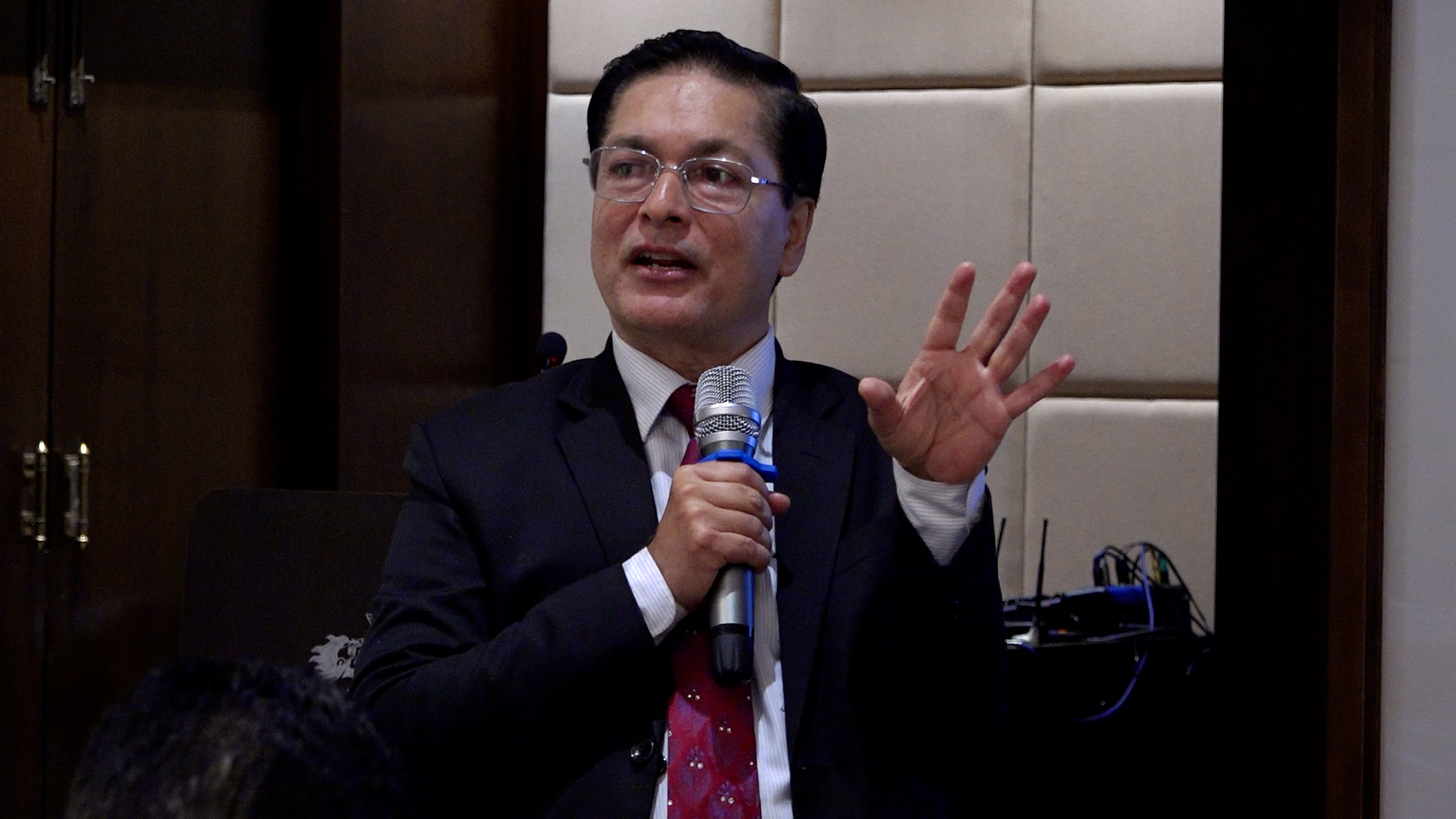 प्रसारण लाइन निर्माणमा निजी क्षेत्रको सहभागीता अपरिहार्यः प्रबल अधिकारी