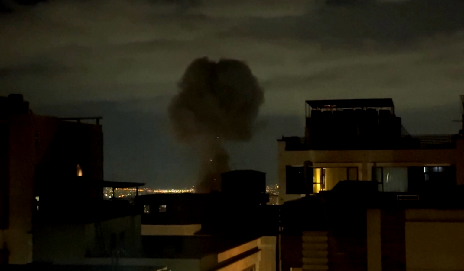 अमेरिका र इजरायलविरुद्ध बदला लिने इरानको घोषणा, तेहरानका धेरै ठाउँमा विस्फोट