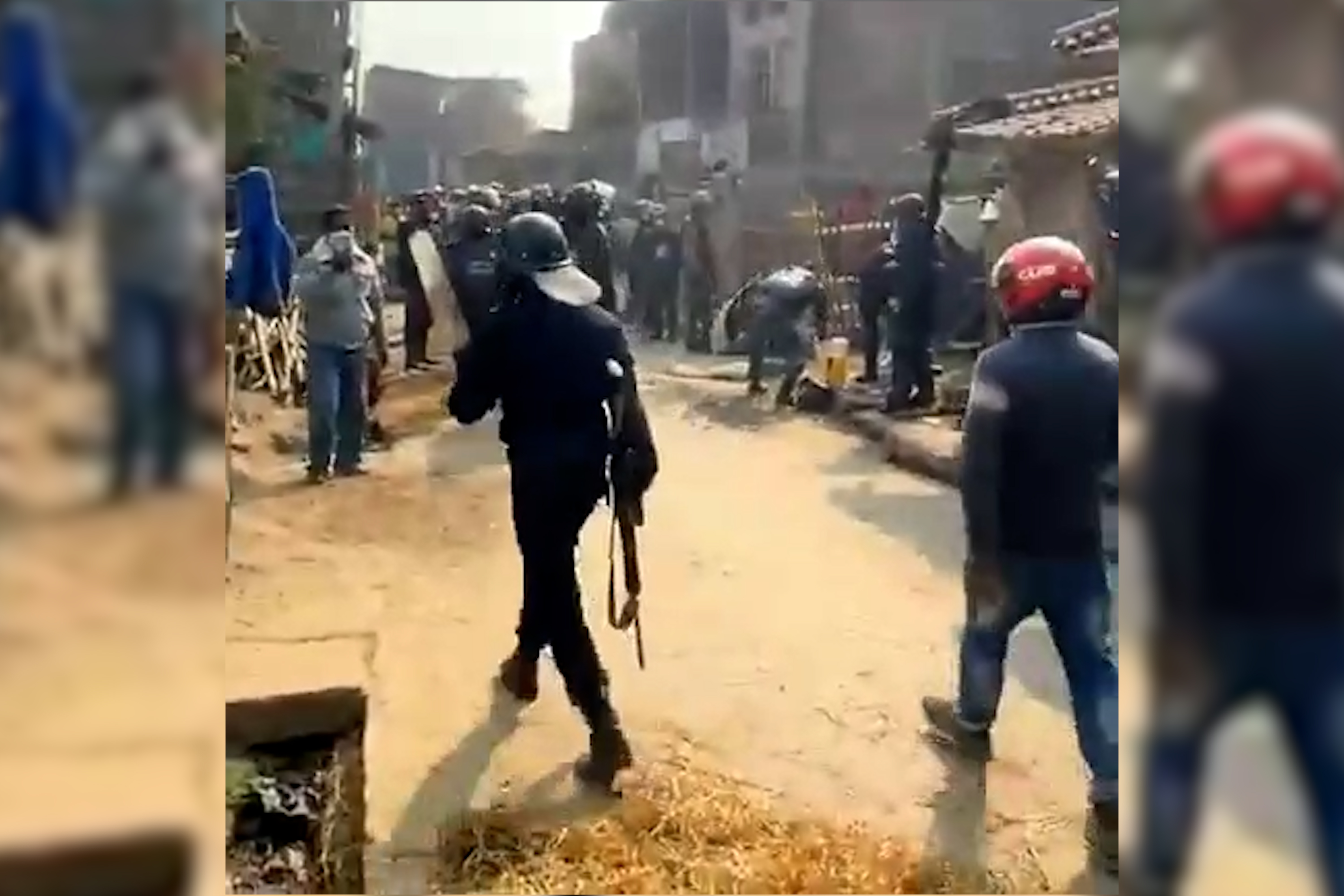 गौरमा दुई पक्षबीच झडप : स्थिति नियन्त्रणमा लिन १२ राउण्ड हवाई फायर र ४० सेल अश्रुग्यास प्रहार