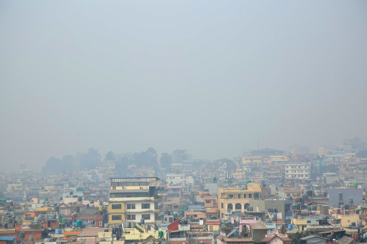 देशभर कुहिरो र बादल : जनजीवन प्रभावित, हवाई उडान ठप्प