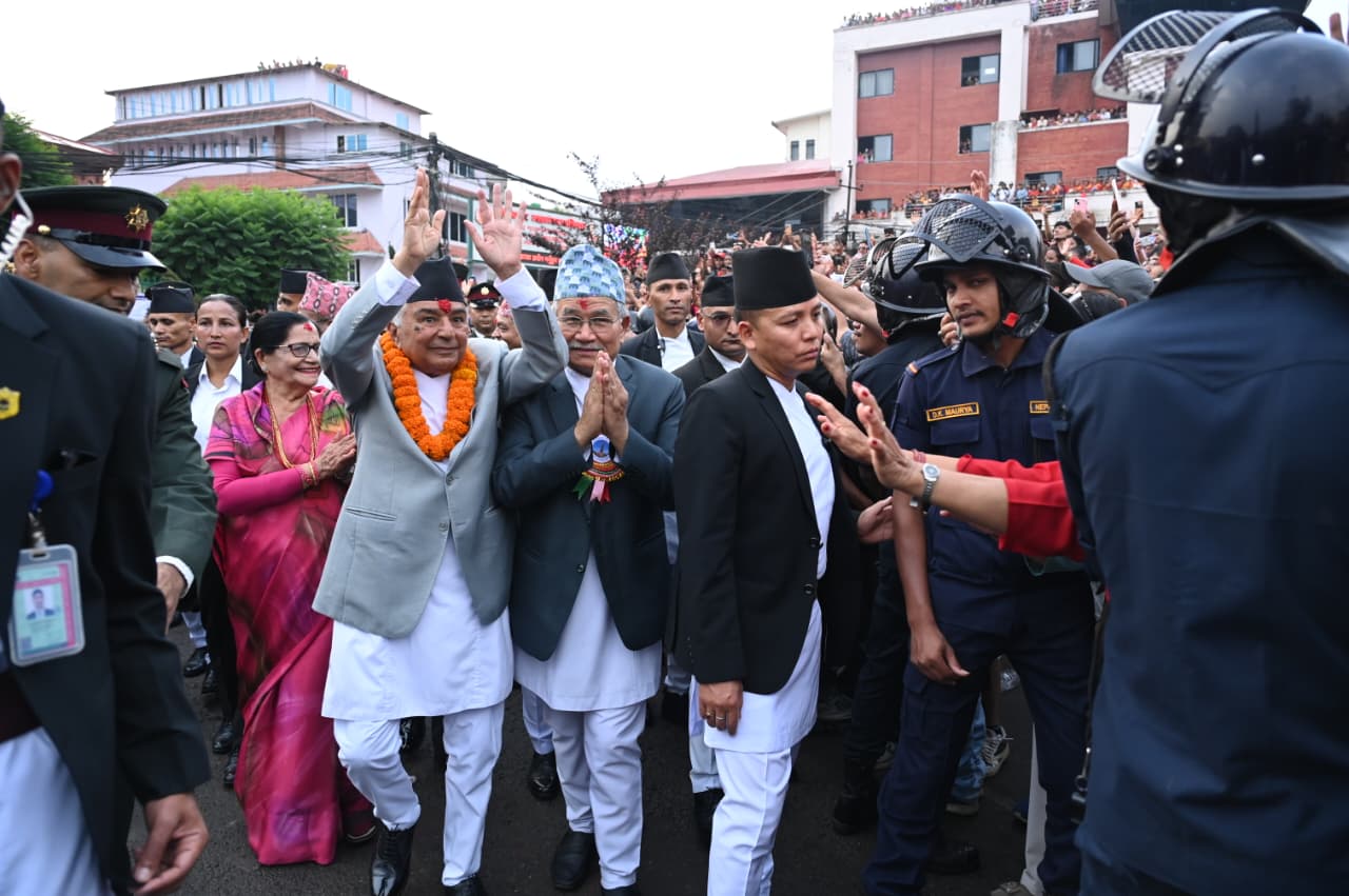 राष्ट्राध्यक्ष पौडेल र उच्च पदस्थ अधिकारीहरूद्वारा भोटो जात्रा र जीवित देवी कुमारीको दर्शन