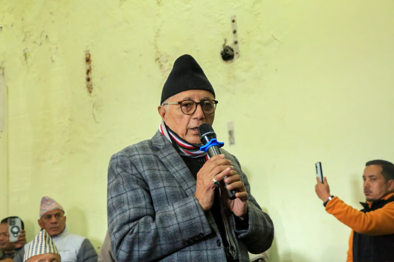 निर्वाचन आयोग पुगेर डा.कोइरालाले भने : कुनैपनि पदाधिकारी वा व्यक्तिलाई विशेष महाधिवेशन बोलाउने अधिकार छैन