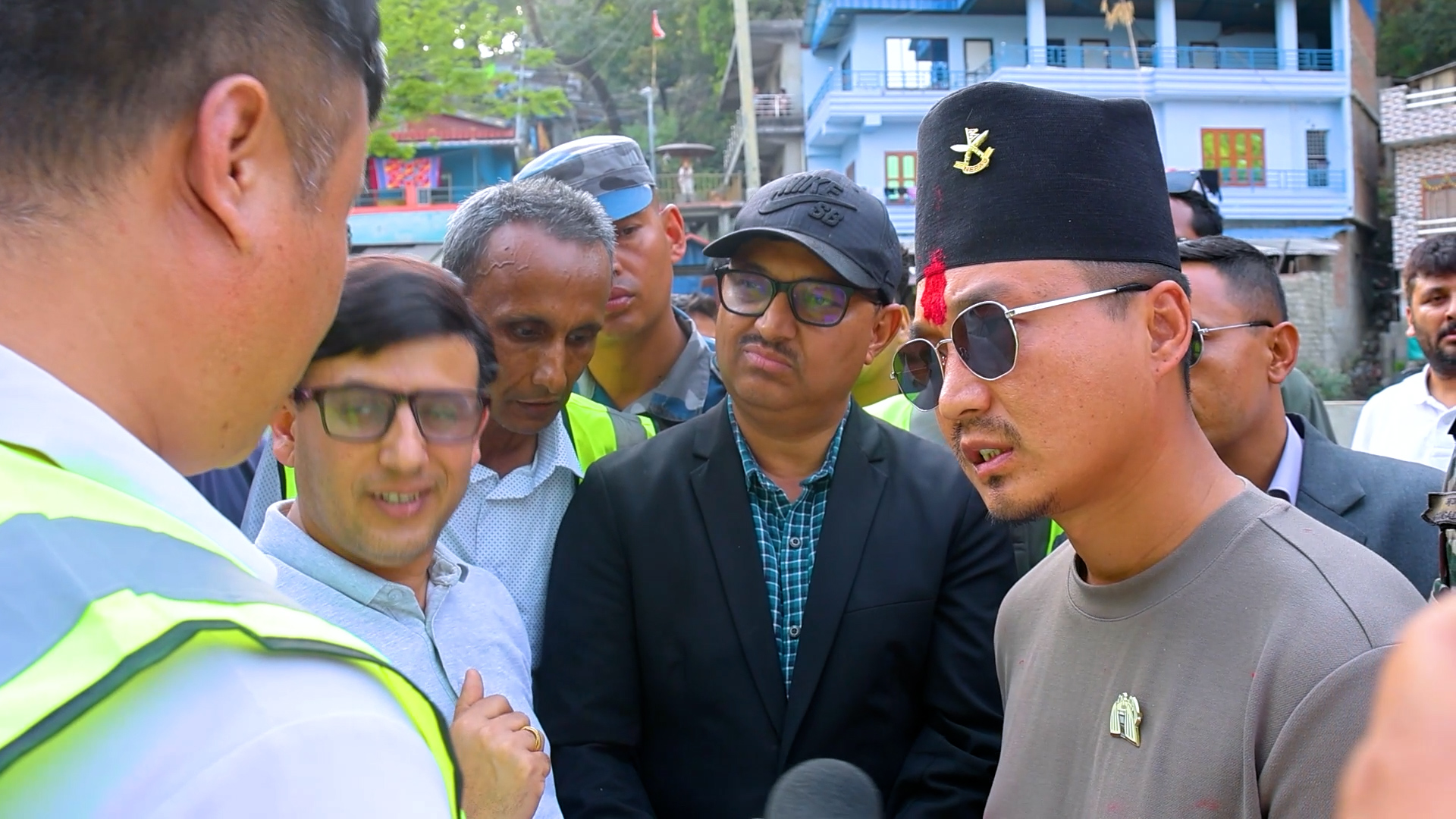 नारायणगढ-बुटवल सडक निर्माण कार्य समयमै सकाउन गृहमन्त्रीको निर्देशन