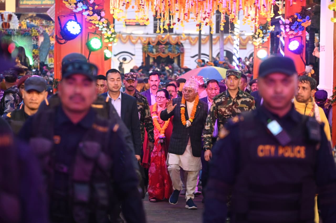 राष्ट्रपति रामचन्द्र पौडेलद्वारा महाशिवरात्रिमा पशुपतिनाथ मन्दिरमा पूजाआराधना