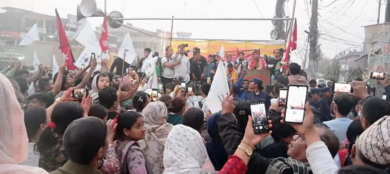 सर्लाहीमा हर्क साम्पाङको सम्बोधन : ‘खस्रो देखिए पनि भित्रबाट मिठो छु’