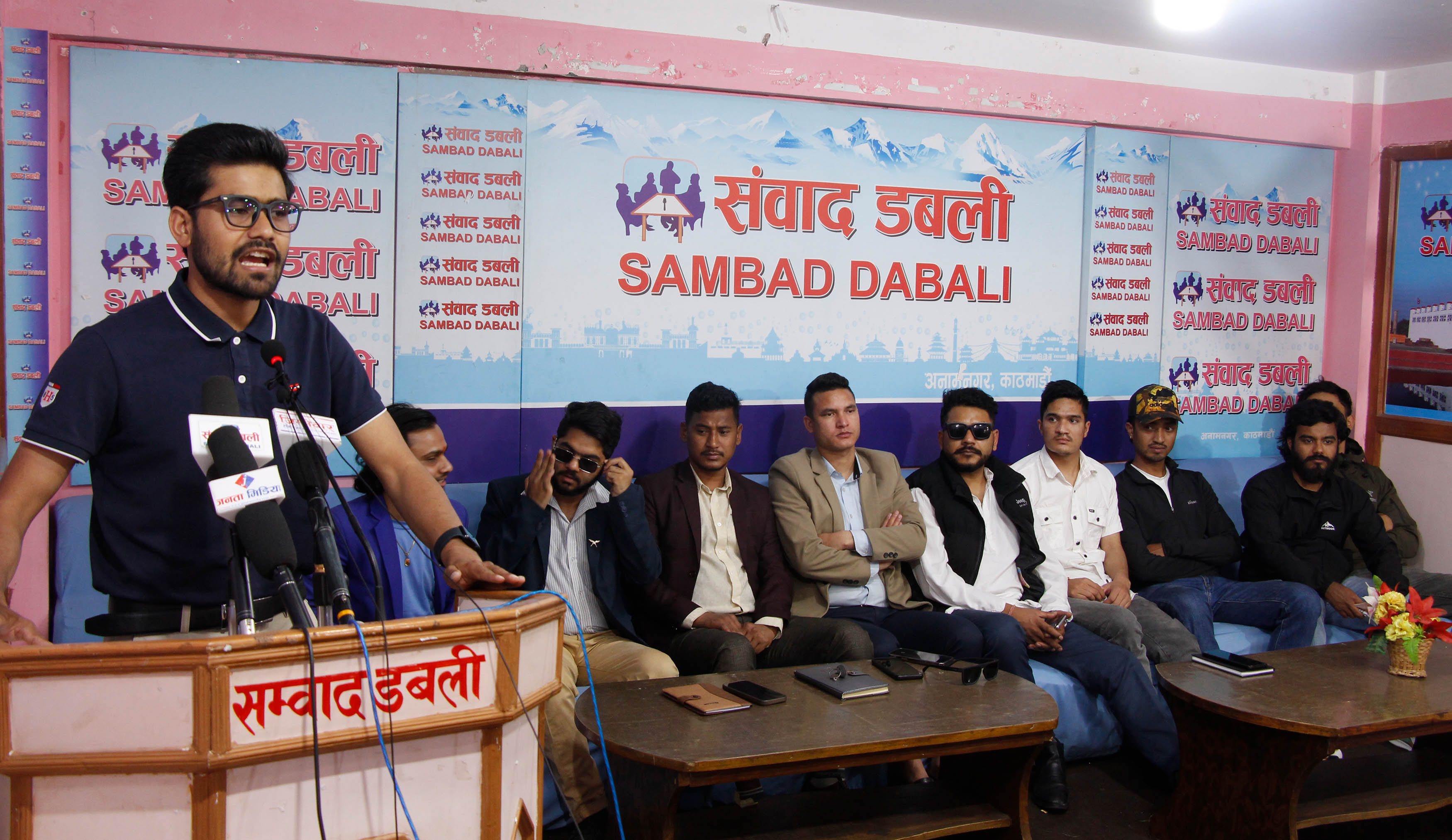 जेनजीले भनेः २४ घण्टाभित्र गृहमन्त्रीले राजीनामा नदिए संघर्षमा उत्रिन्छौं