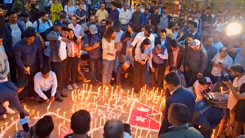 विपद्मा ज्यान गुमाएकाहरूको स्मरणमा पशुपतिनाथमा दीप प्रज्वलन