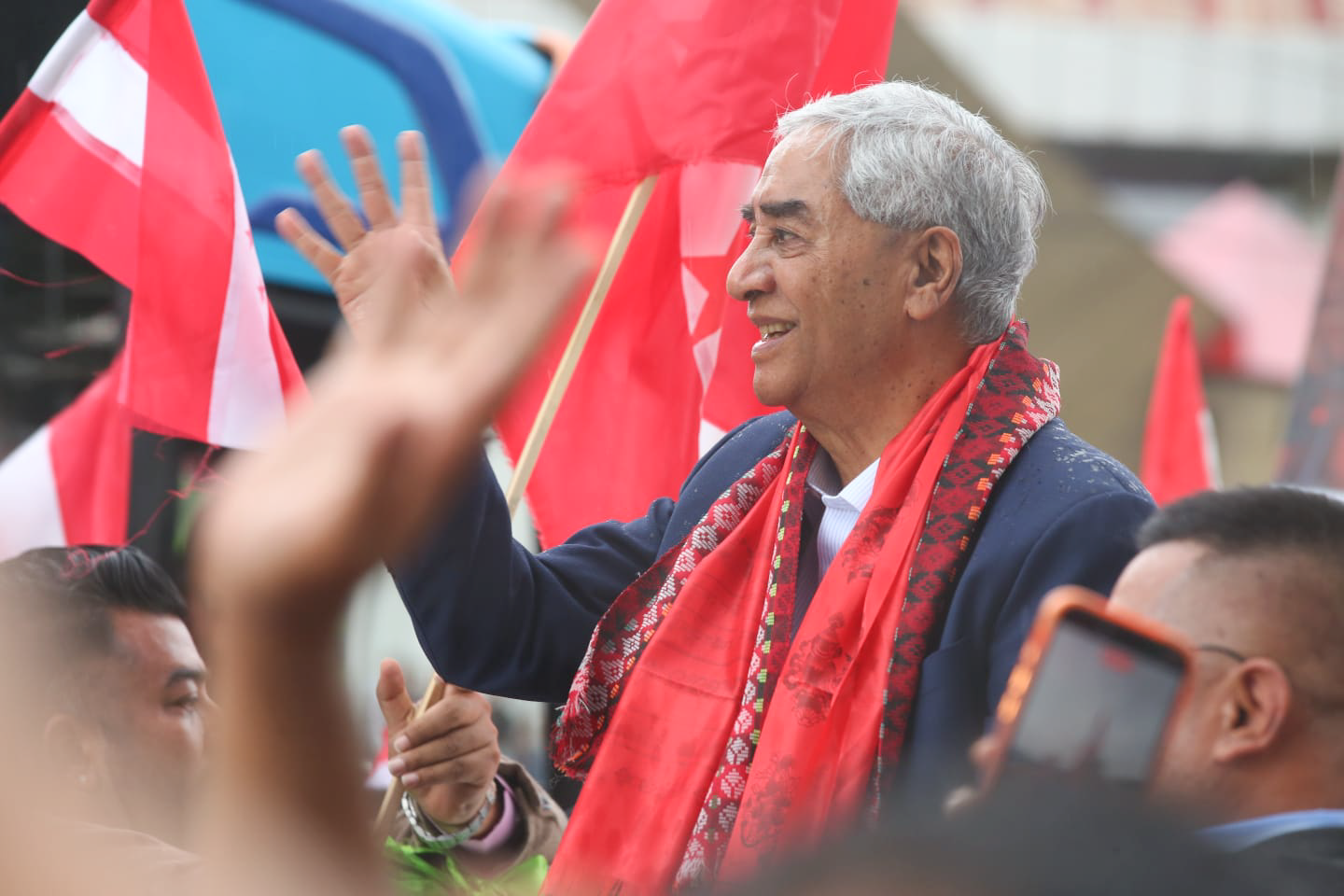 काठमाडौं आइपुगे शेरबहादुर देउवा