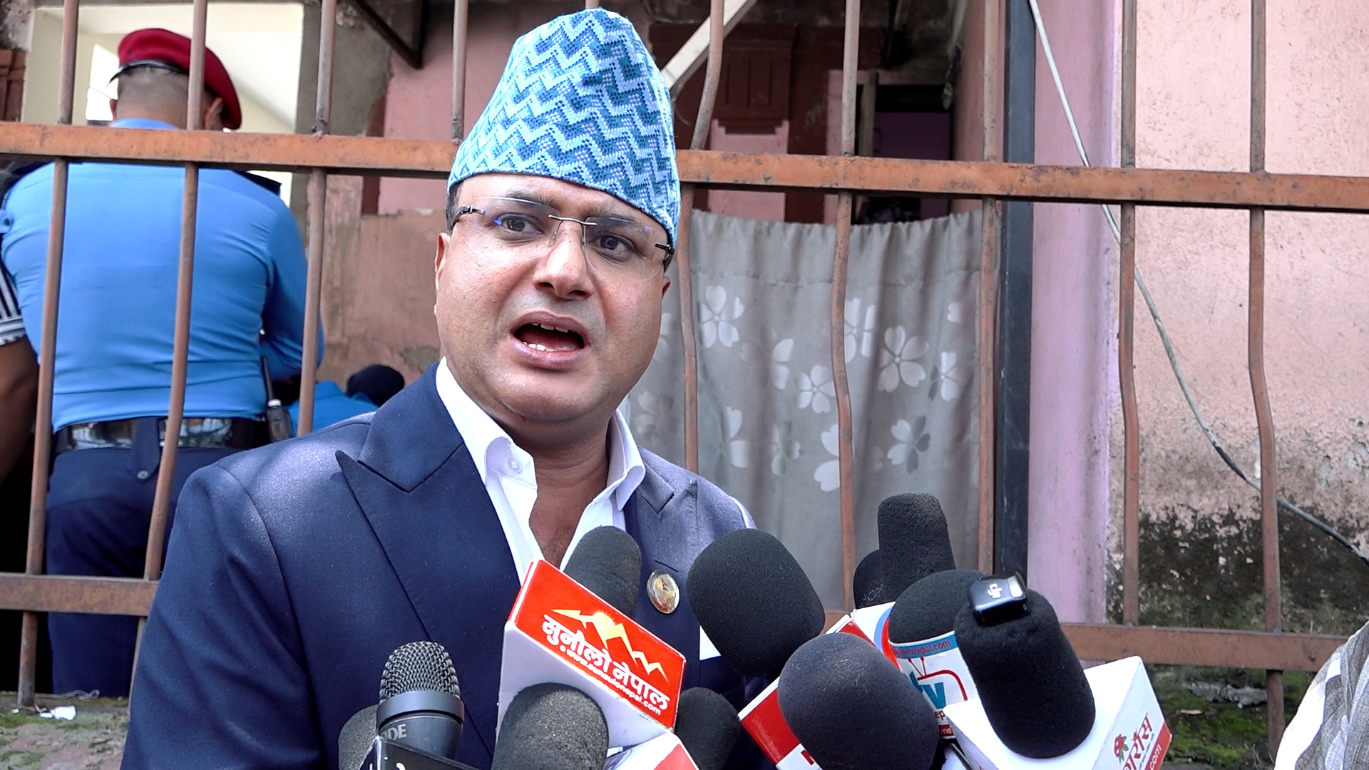 न्याय खोज्दै सर्वोच्च पुगे रास्वपा सांसद दीपक बोहोरा, प्रतिवेदनबाट नाम हटाउन माग
