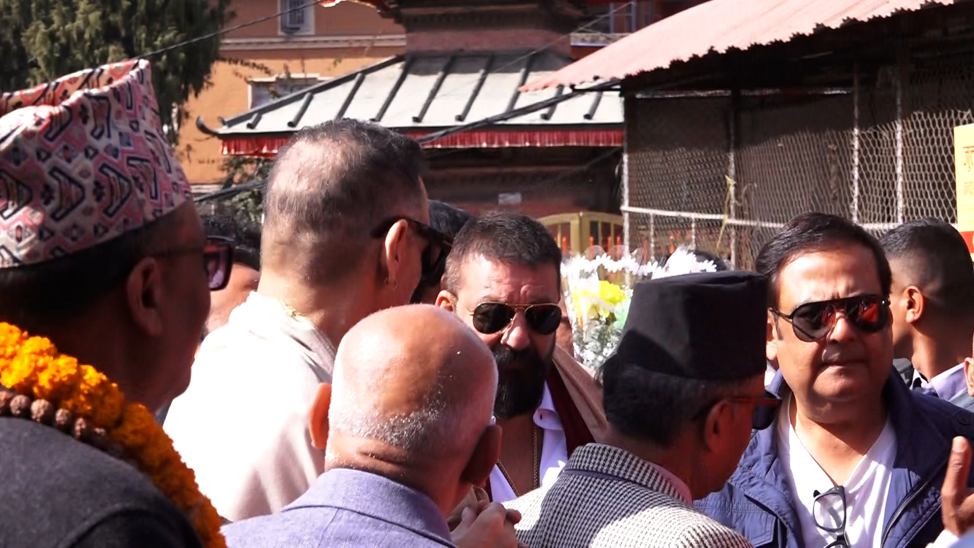 वलिउड अभिनेता सञ्जय दत्तद्वारा पशुपतिनाथ दर्शन
