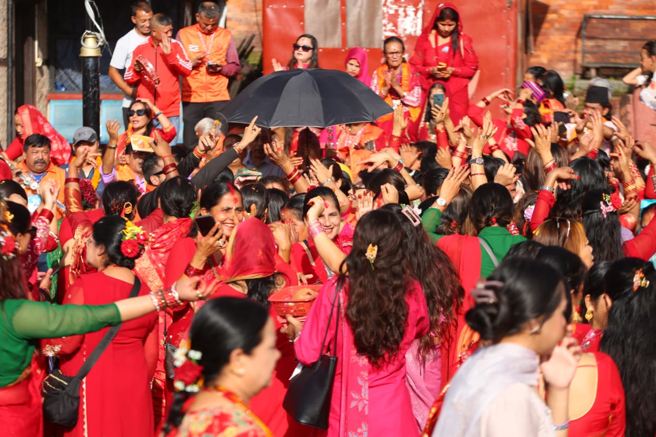 पशुपतिनाथमा बिहानैदेखि व्रतालुको घुइँचो, तीन बजेदेखि नै चारै ढोका खुला