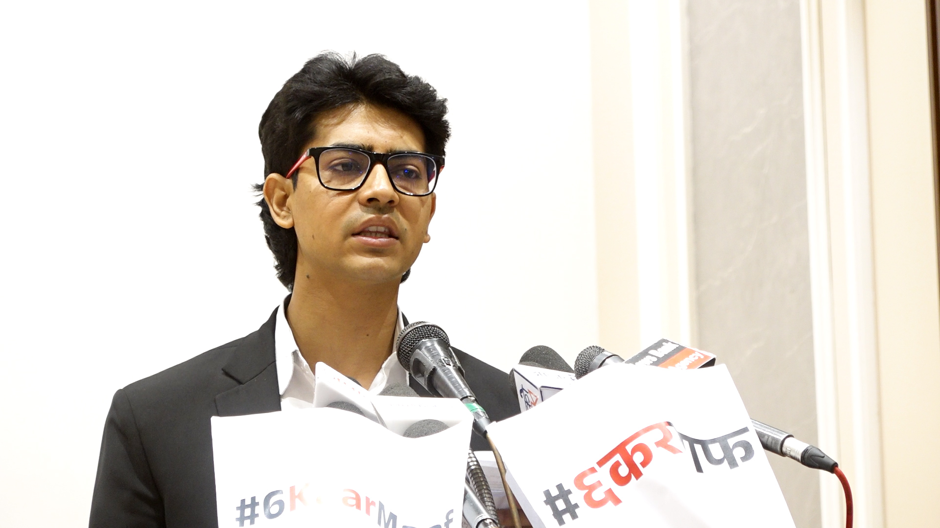 जेन्जी अगुवा मिराज ढुङ्गाना समूहको माग : पेट्रोलियम पदार्थमा लाग्ने ६ प्रकारका कर हटाउन आग्रह