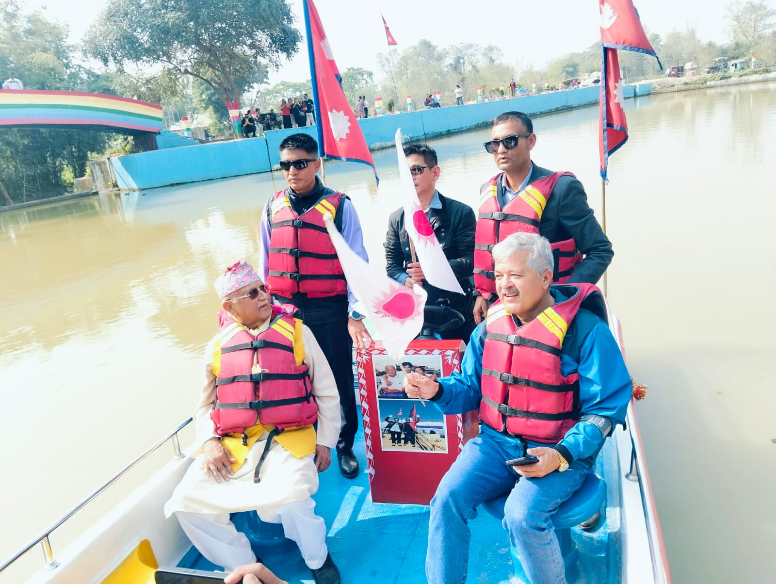 अध्यक्ष ओलीद्वारा ईन्द्रेणी तालमा मोटरबोट सयर