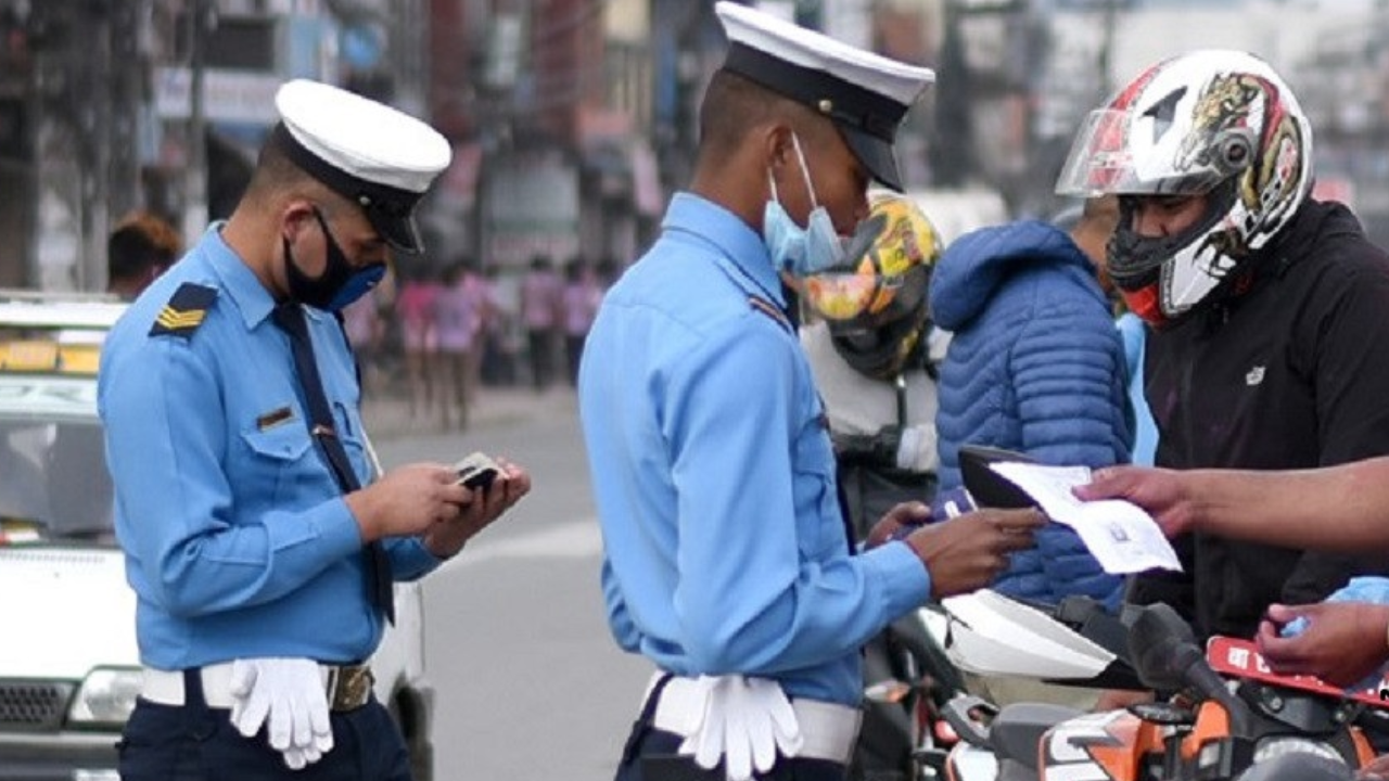 उपत्यकामा २४ घण्टाभित्र ७५५ सवारी चालक ट्राफिक प्रहरीको कारबाहीमा