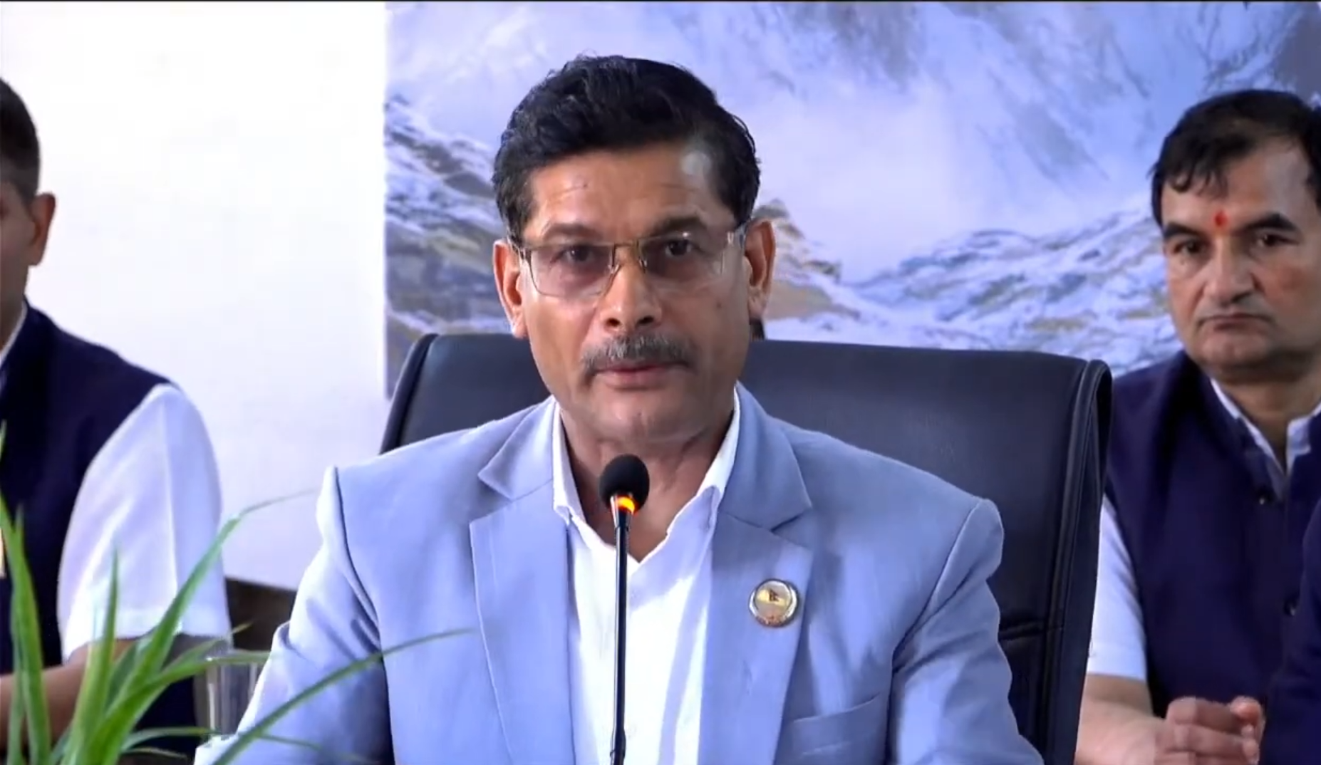 प्रमुख निर्वाचन आयुक्तमा मानबहादुर कार्कीसहित तीनै जनाको नाम संसदीय सुनुवाइ समितिबाट सर्वसम्मत अनुमोदन