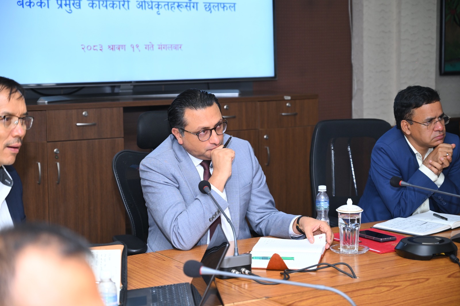 अर्थतन्त्र विस्तार र आर्थिक वृद्धिका लागि सरकार र बैङ्कबिच हातेमालो अपरिहार्य: अर्थमन्त्री स्वर्णिम वाग्ले