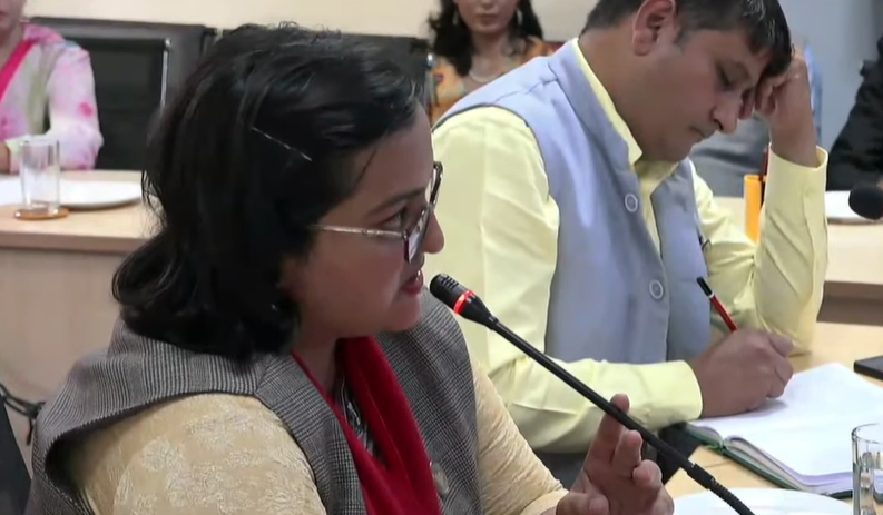ग्यास अभावबारे सरकार गम्भीर बन्न सांसद रञ्जु दर्शनाको आग्रह, सिलिन्डर होल्ड भएको सभापति अन्सारीको दाबी